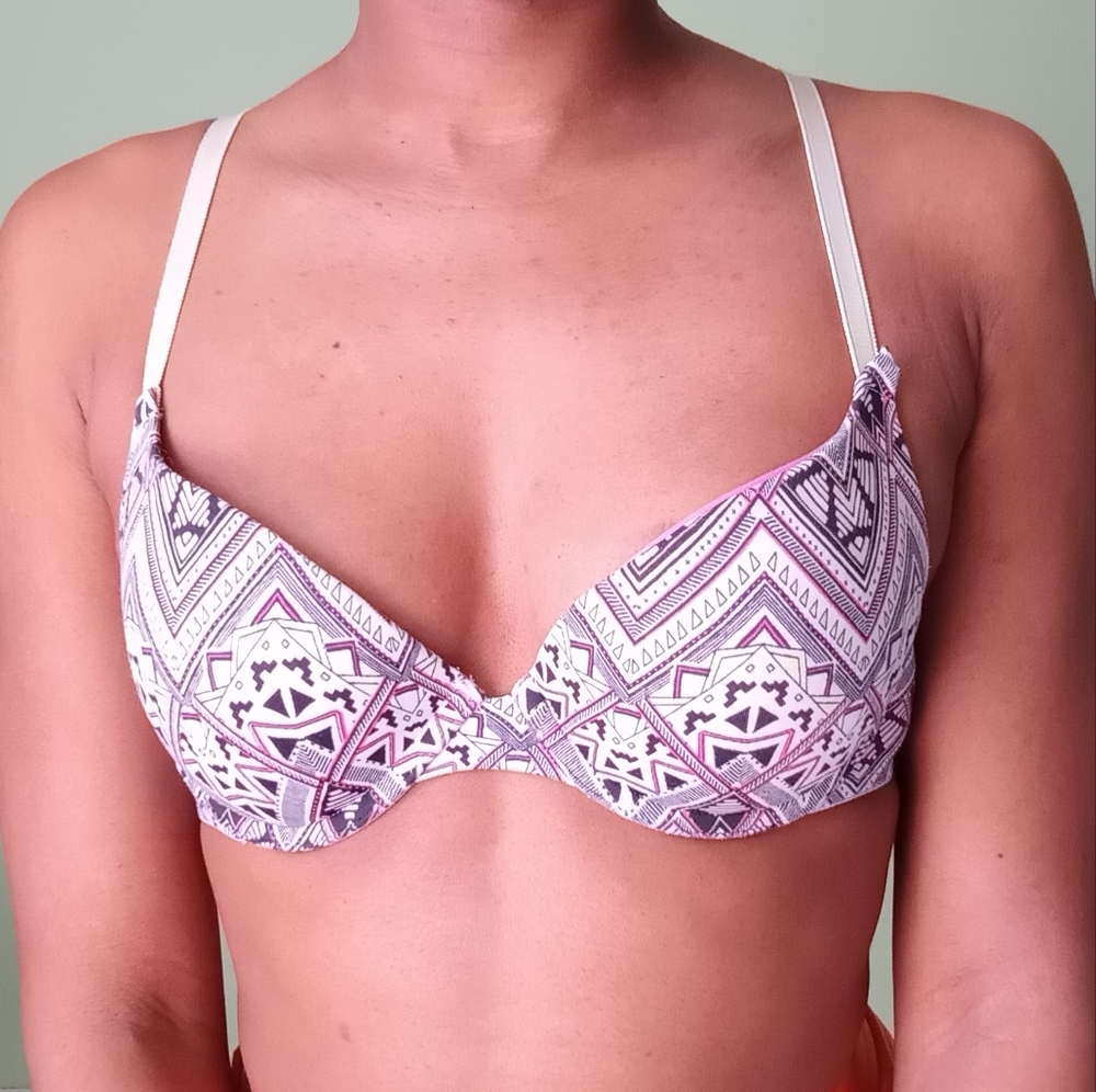 Victoria's secret Pink Aztec printed bra - Picture 1 of 9